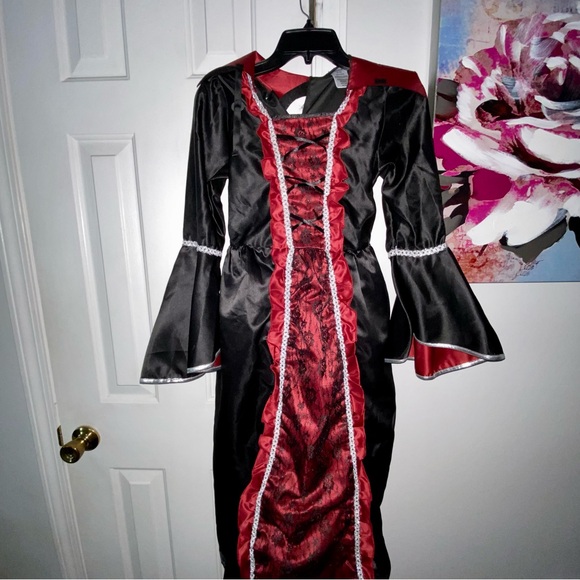 Vampire Costume for Girls Size 10-12Y - Picture 1 of 2